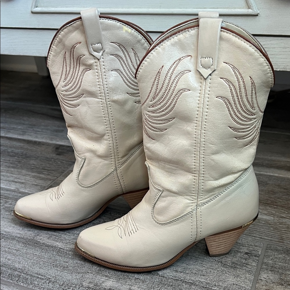 Dingo Cream Western Boots - Picture 5 of 9